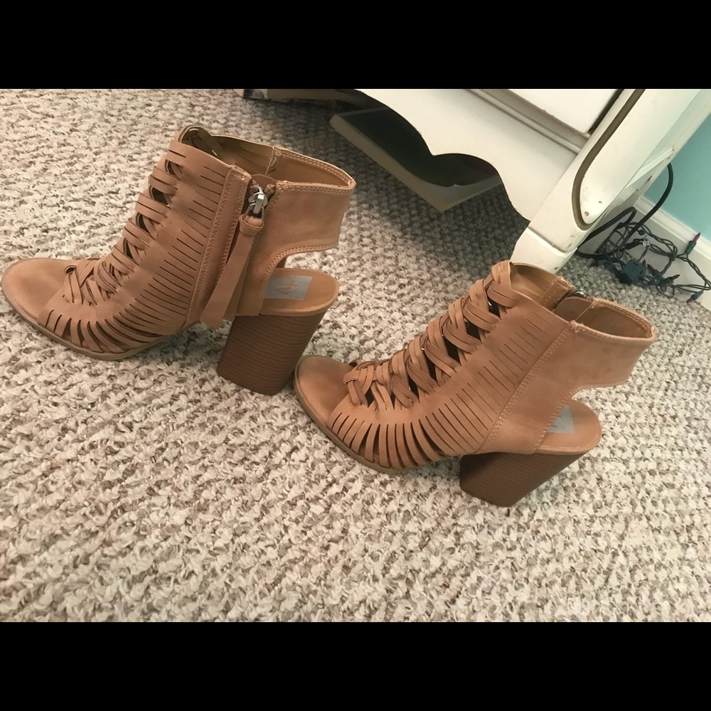 Heels - Picture 4 of 5